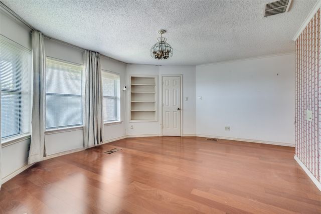 407 Yacht Club Drive, Rockwall, TX 75032