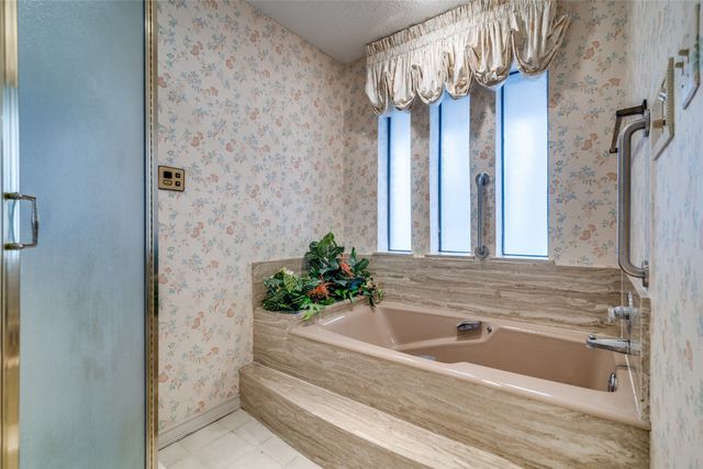 407 Yacht Club Drive, Rockwall, TX 75032