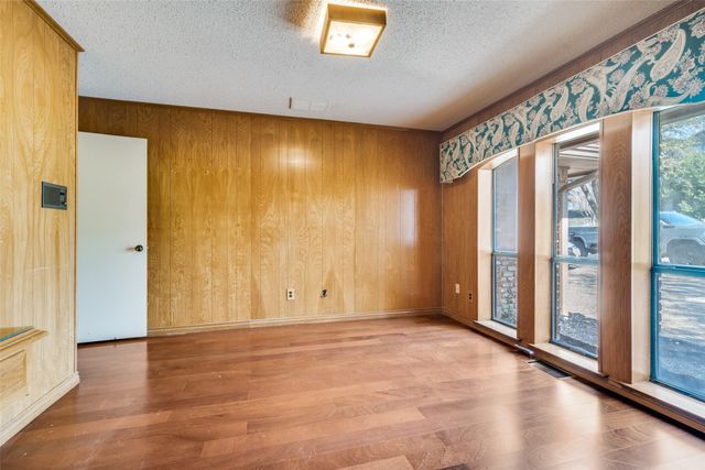 407 Yacht Club Drive, Rockwall, TX 75032