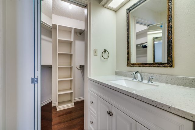 407 Yacht Club Drive, Rockwall, TX 75032