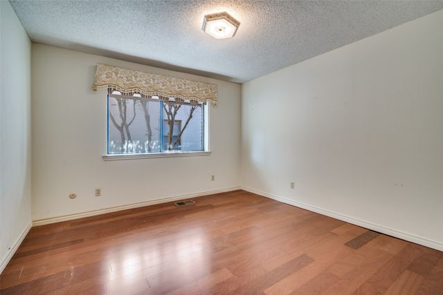 407 Yacht Club Drive, Rockwall, TX 75032