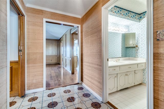 407 Yacht Club Drive, Rockwall, TX 75032