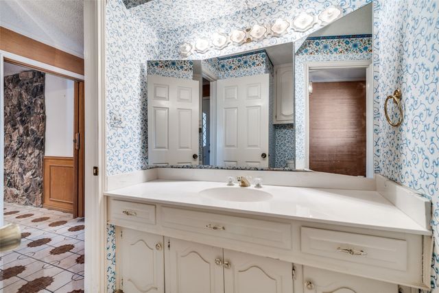 407 Yacht Club Drive, Rockwall, TX 75032