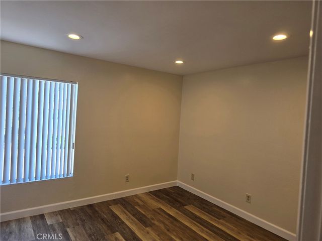 5700 Etiwanda, Tarzana, CA 91356
