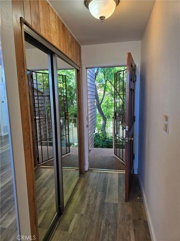 5700 Etiwanda, Tarzana, CA 91356