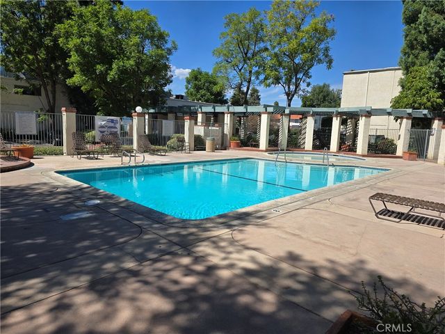 5700 Etiwanda, Tarzana, CA 91356