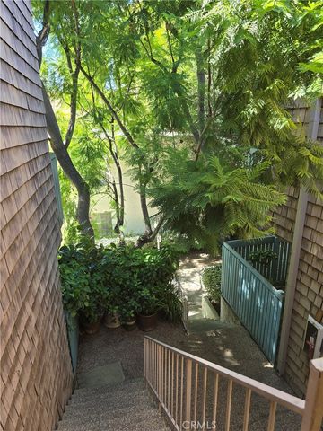 5700 Etiwanda, Tarzana, CA 91356