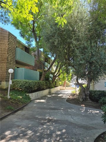 5700 Etiwanda, Tarzana, CA 91356