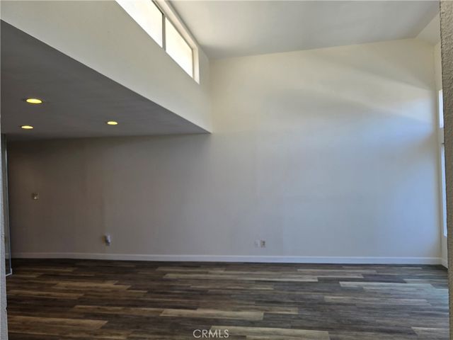 5700 Etiwanda, Tarzana, CA 91356