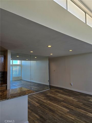 5700 Etiwanda, Tarzana, CA 91356