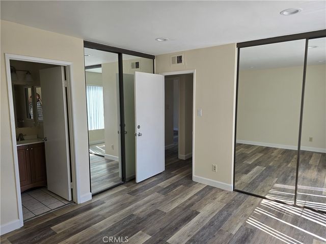 5700 Etiwanda, Tarzana, CA 91356