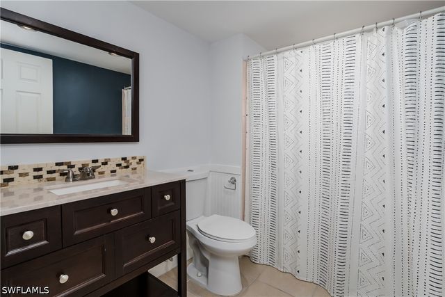 180 Cypress WAY E B212, Naples, FL 34110