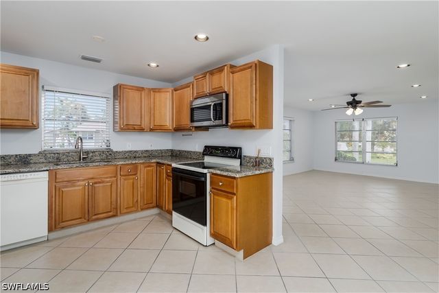 180 Cypress WAY E B212, Naples, FL 34110