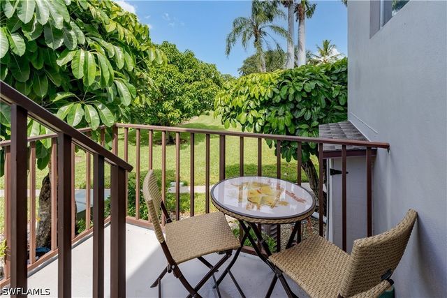 180 Cypress WAY E B212, Naples, FL 34110