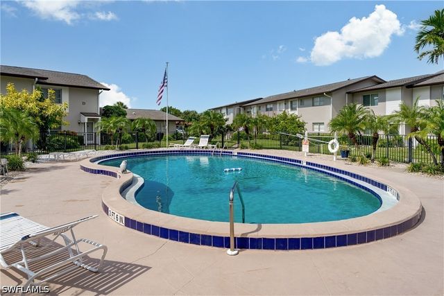 180 Cypress WAY E B212, Naples, FL 34110