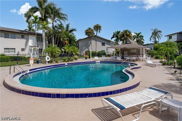 180 Cypress WAY E B212, Naples, FL 34110