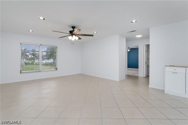 180 Cypress WAY E B212, Naples, FL 34110