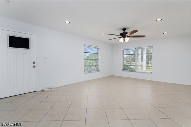 180 Cypress WAY E B212, Naples, FL 34110