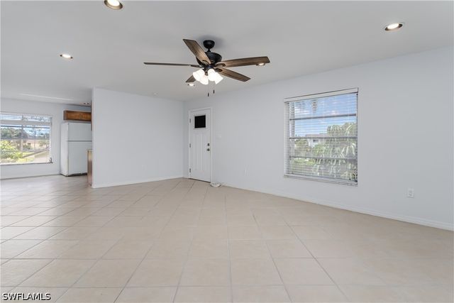 180 Cypress WAY E B212, Naples, FL 34110