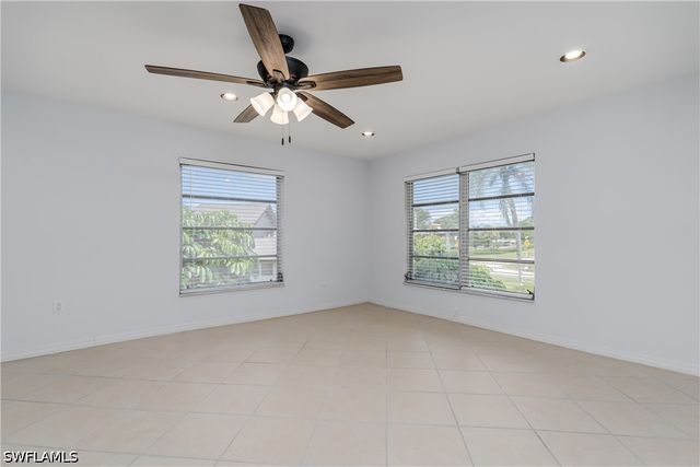 180 Cypress WAY E B212, Naples, FL 34110