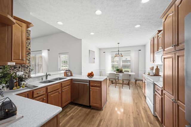 2114 London Ln, Greenbrier, TN 37073