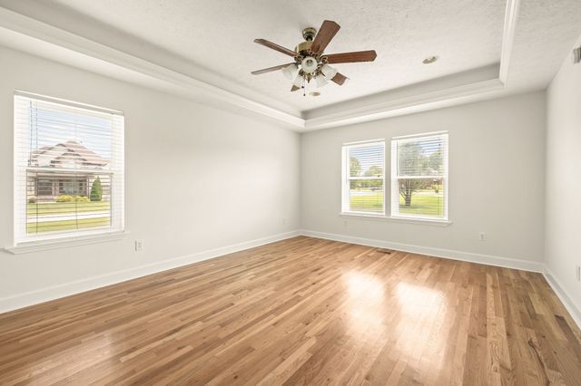 2114 London Ln, Greenbrier, TN 37073