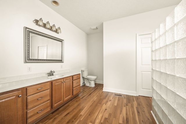 2114 London Ln, Greenbrier, TN 37073