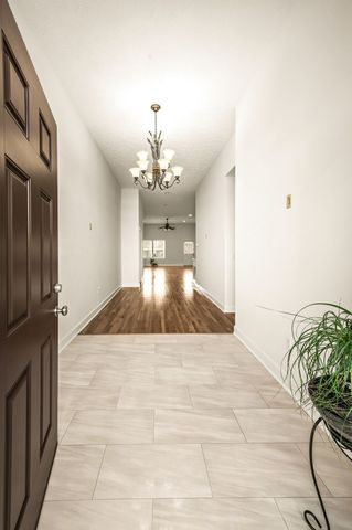 2114 London Ln, Greenbrier, TN 37073