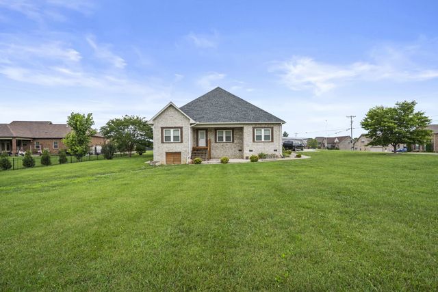 2114 London Ln, Greenbrier, TN 37073