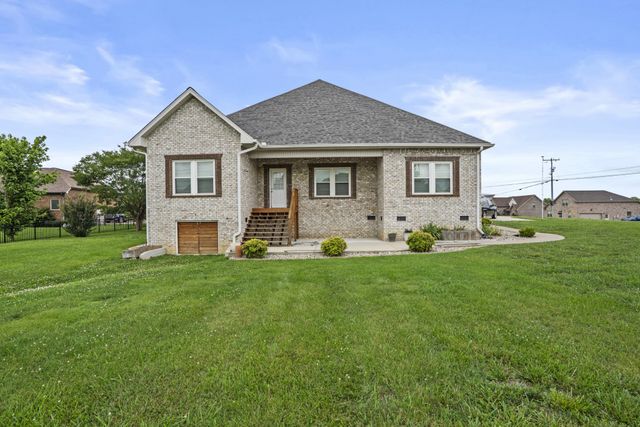 2114 London Ln, Greenbrier, TN 37073