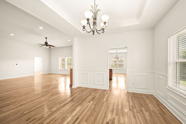 2114 London Ln, Greenbrier, TN 37073