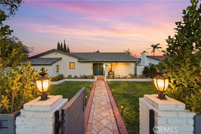 5232 Woodman Avenue, Sherman Oaks, CA 91401