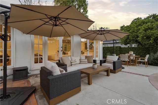 5232 Woodman Avenue, Sherman Oaks, CA 91401