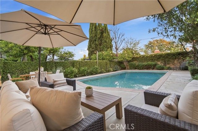 5232 Woodman Avenue, Sherman Oaks, CA 91401