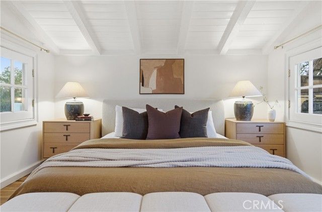 5232 Woodman Avenue, Sherman Oaks, CA 91401