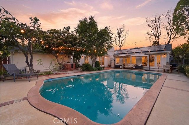 5232 Woodman Avenue, Sherman Oaks, CA 91401