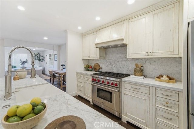 5232 Woodman Avenue, Sherman Oaks, CA 91401