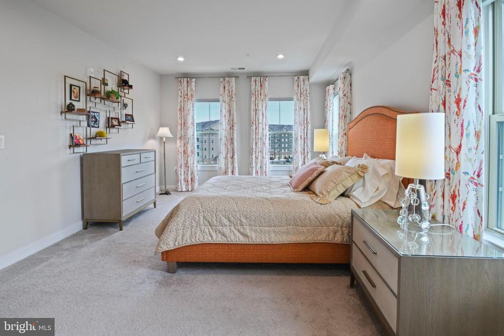 Image 11 of property listing at 3282 PINE NEEDLE CIR #301, Frederick, MD 21704