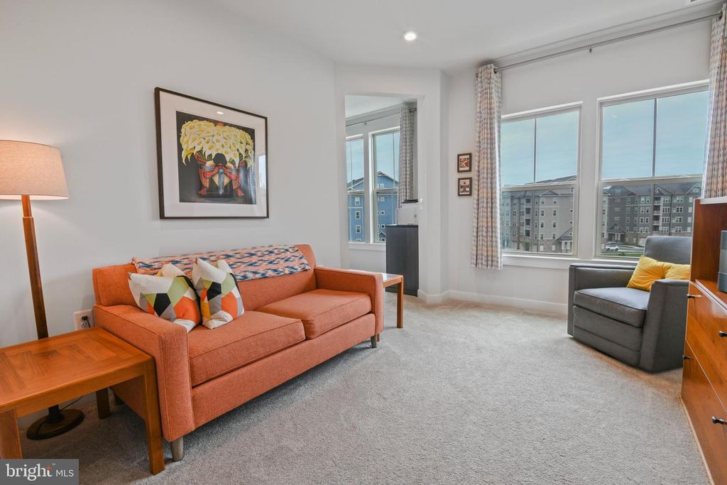 Image 15 of property listing at 3282 PINE NEEDLE CIR #301, Frederick, MD 21704