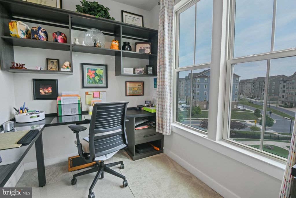 Image 16 of property listing at 3282 PINE NEEDLE CIR #301, Frederick, MD 21704