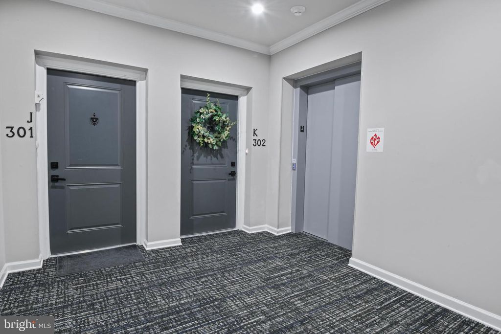 Image 21 of property listing at 3282 PINE NEEDLE CIR #301, Frederick, MD 21704