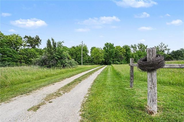 2946 SW 204th Street, Trimble, MO 64492