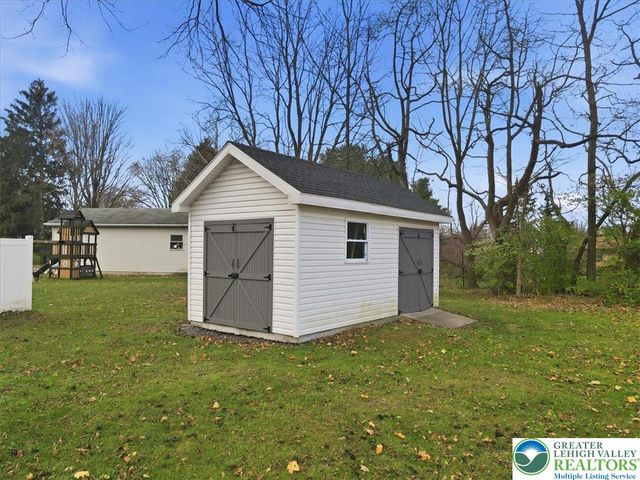 4441 Newburg Road, Lower Nazareth Twp, PA 18064