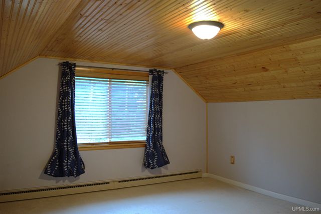 24411 Upper Point Mills Road, Hancock, MI 49930