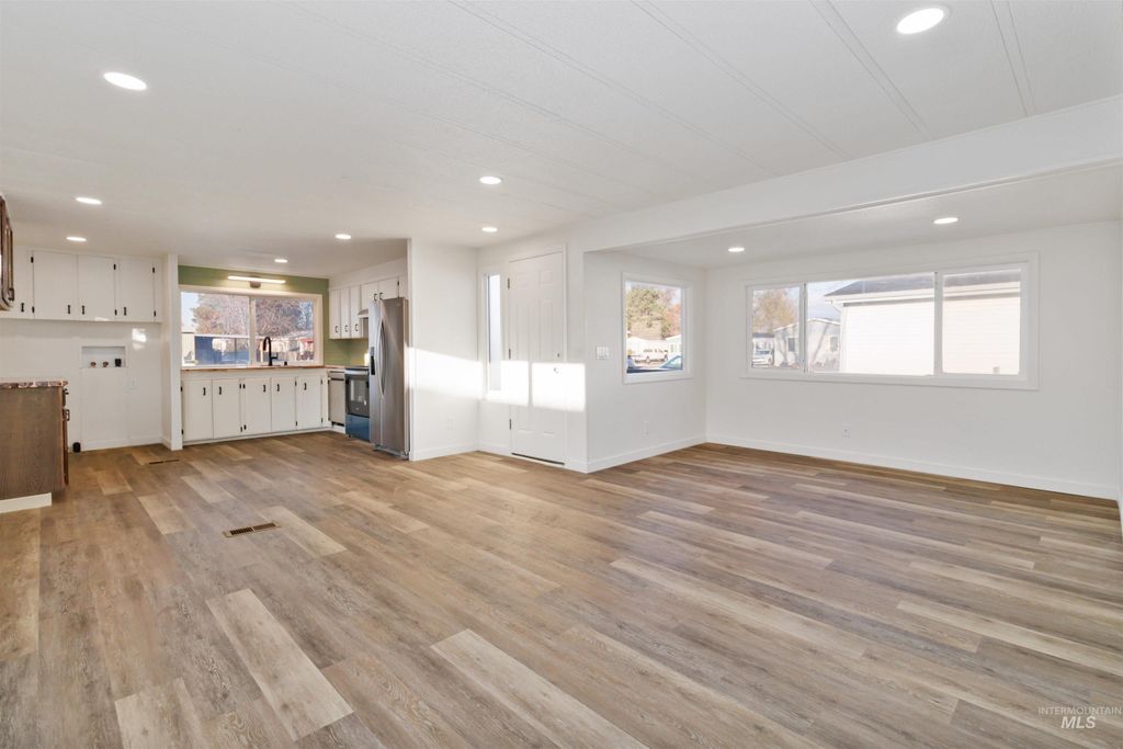 618 Empress St, Boise, ID 83713 photo 9