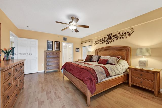 4401 Crystal Lake Dr 101, Deerfield Beach, FL 33064