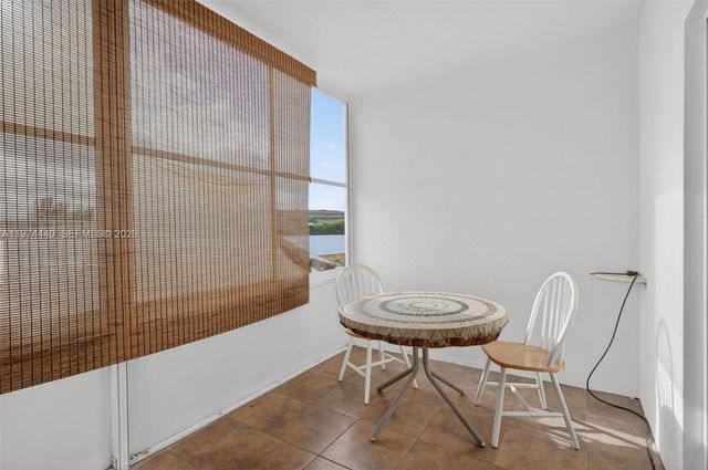 4401 Crystal Lake Dr 101, Deerfield Beach, FL 33064