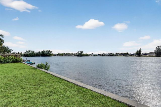 4401 Crystal Lake Dr 101, Deerfield Beach, FL 33064