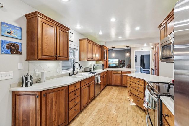 1 W Madison Avenue, Milton, WI 53563