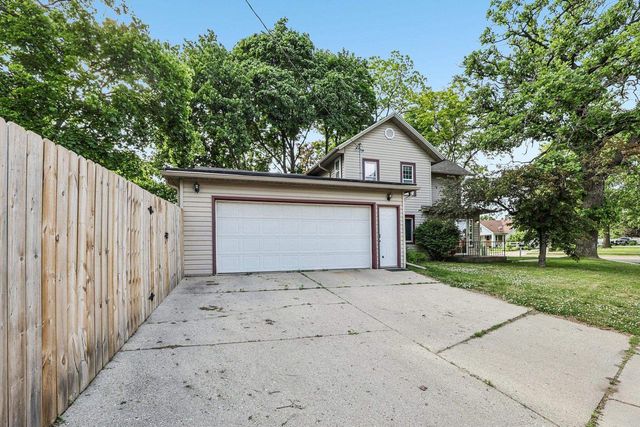 1 W Madison Avenue, Milton, WI 53563